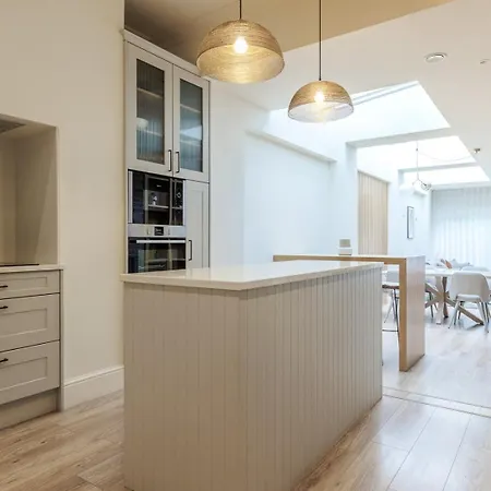 Guestready - Contemporary With Garden