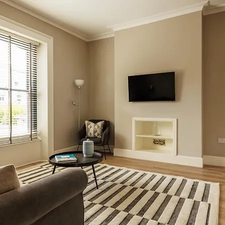 Daire Guestready - Contemporary With Garden *